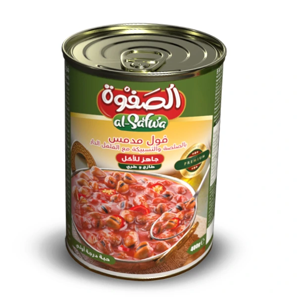 Beans with sauce and seasoning with chili peppers